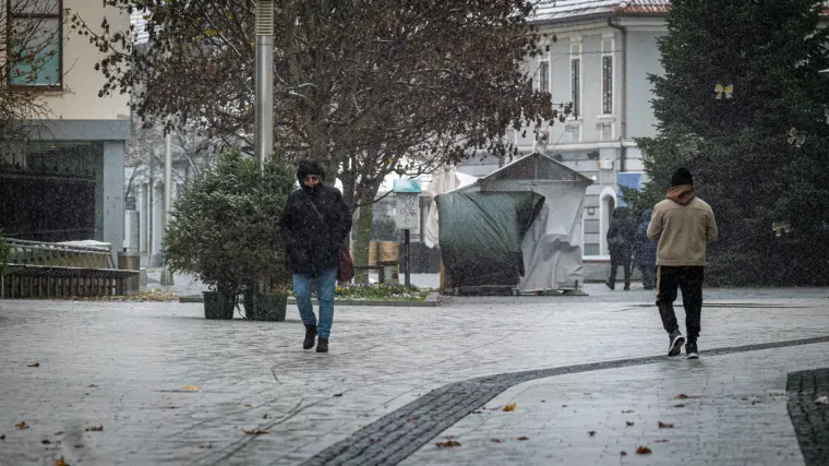 Samo su najhrabriji prošetali Čakovcem: Skriveni pod kapuljačama i kišobranima