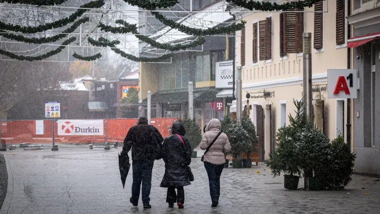 Samo su najhrabriji prošetali Čakovcem: Skriveni pod kapuljačama i kišobranima