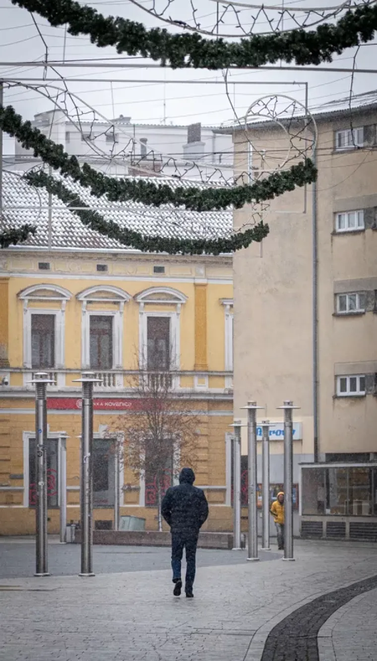Samo su najhrabriji pro&scaron;etali Čakovcem: Skriveni pod kapuljačama i ki&scaron;obranima