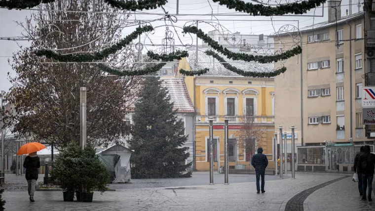 Samo su najhrabriji pro&scaron;etali Čakovcem: Skriveni pod kapuljačama i ki&scaron;obranima