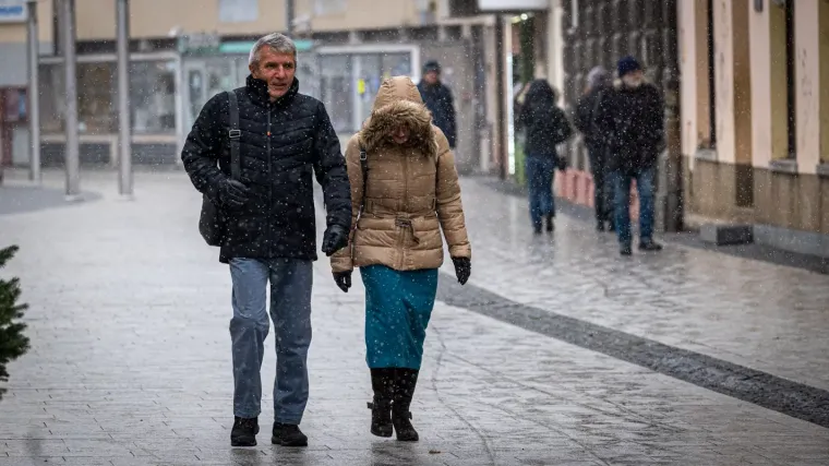 Samo su najhrabriji pro&scaron;etali Čakovcem: Skriveni pod kapuljačama i ki&scaron;obranima
