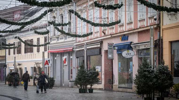 Samo su najhrabriji pro&scaron;etali Čakovcem: Skriveni pod kapuljačama i ki&scaron;obranima