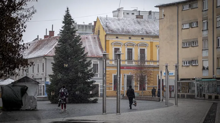 Samo su najhrabriji pro&scaron;etali Čakovcem: Skriveni pod kapuljačama i ki&scaron;obranima