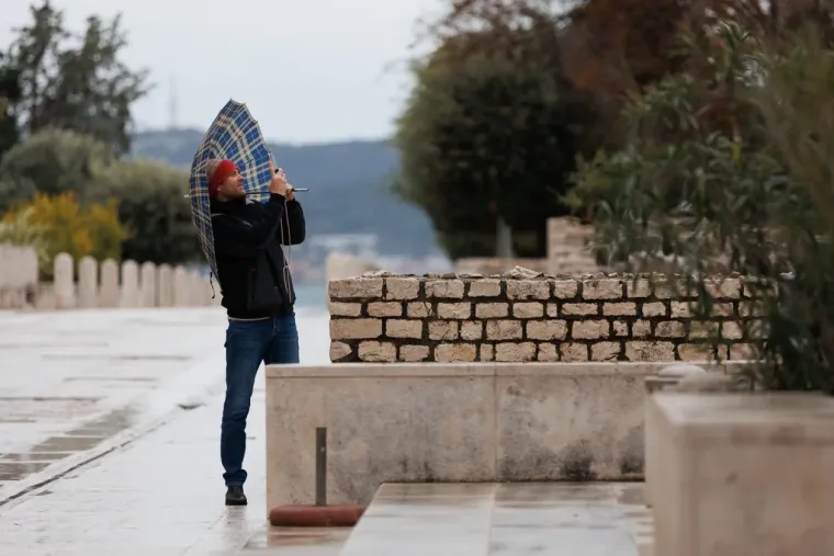 Nema tko se nije okrenuo: Kad vidite &scaron;to je odjenula ova Zadranka, bit će vam jasno i za&scaron;to
