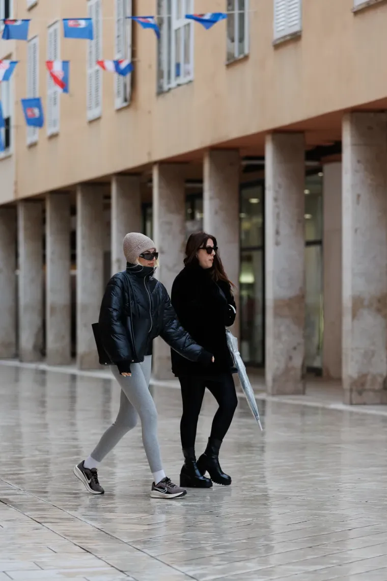 Nema tko se nije okrenuo: Kad vidite &scaron;to je odjenula ova Zadranka, bit će vam jasno i za&scaron;to