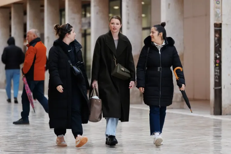 Nema tko se nije okrenuo: Kad vidite &scaron;to je odjenula ova Zadranka, bit će vam jasno i za&scaron;to