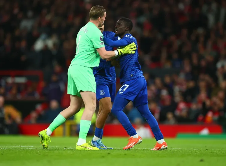 Neviđena situacija u Premier ligi: O&scaron;amario suigrača, pa počeo divljati na ostale