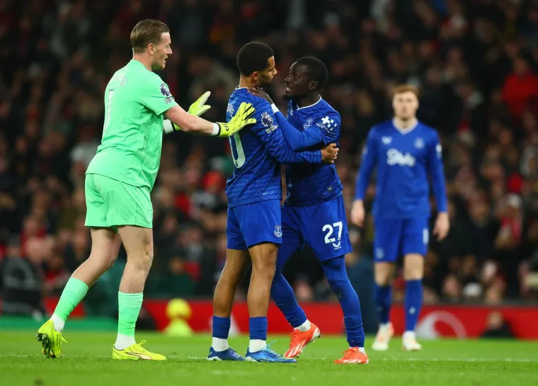 Neviđena situacija u Premier ligi: O&scaron;amario suigrača, pa počeo divljati na ostale