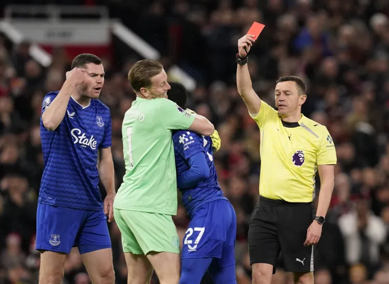 Neviđena situacija u Premier ligi: O&scaron;amario suigrača, pa počeo divljati na ostale