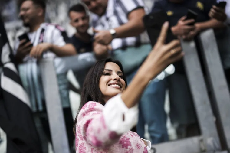 Zbog nje svi prate Seria A i Milan! Sada je potvrdila da je u vezi sa zvijezdom crveno-crnih...