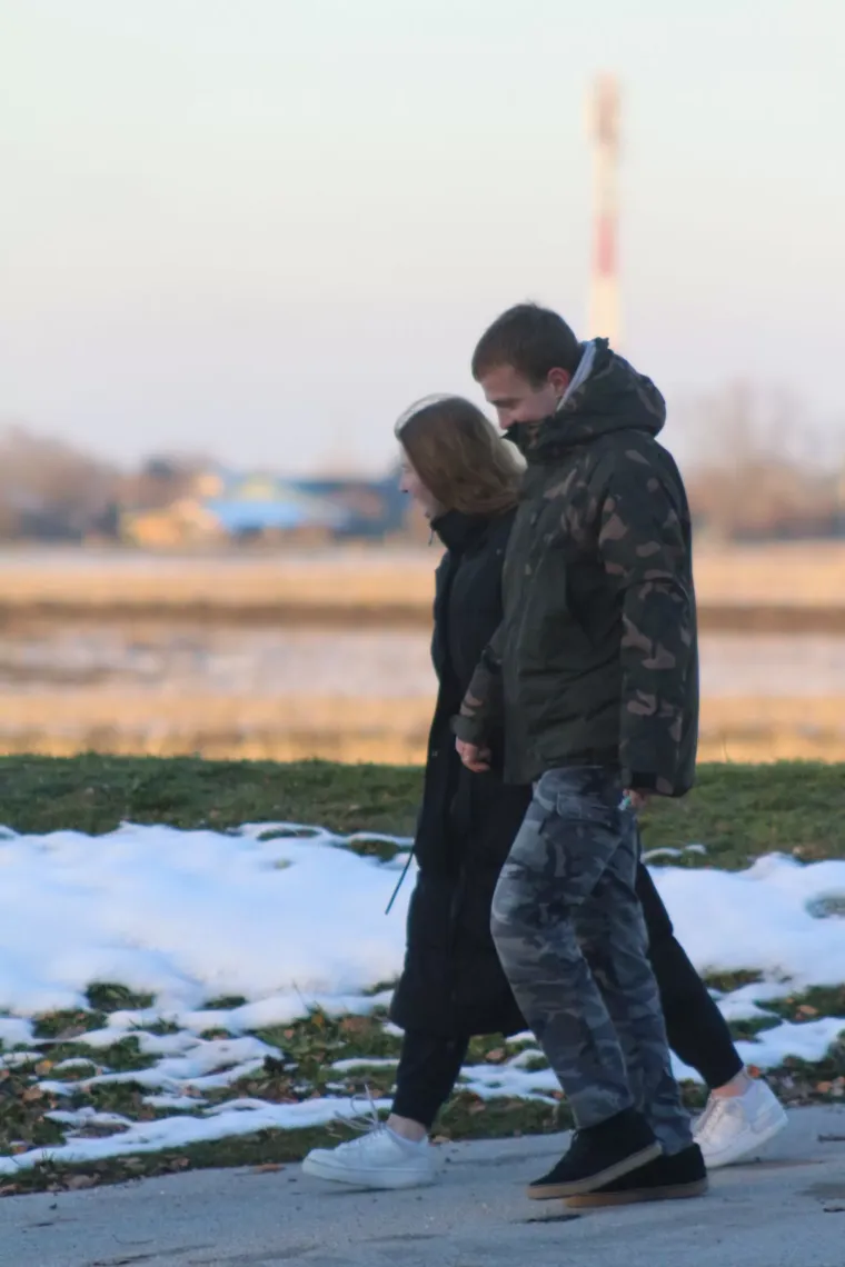 Hladnoća ih nije zaustavila: Par u Prelogu pokazao što znači prava zimska romantika