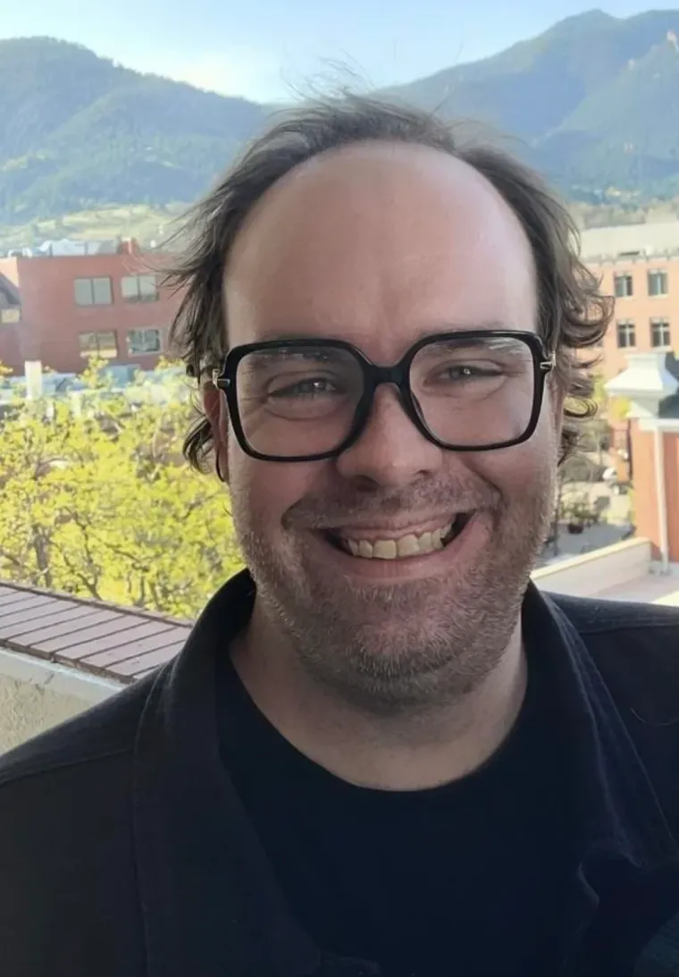 Probudili su se i napravili rez života: Nova frizura potpuno im je promjenila izgled