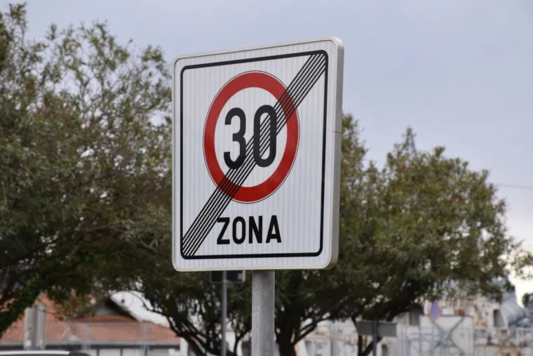 Dokaži da si pravi vozač i da bez puno muke možeš prepoznati ove prometne znakove