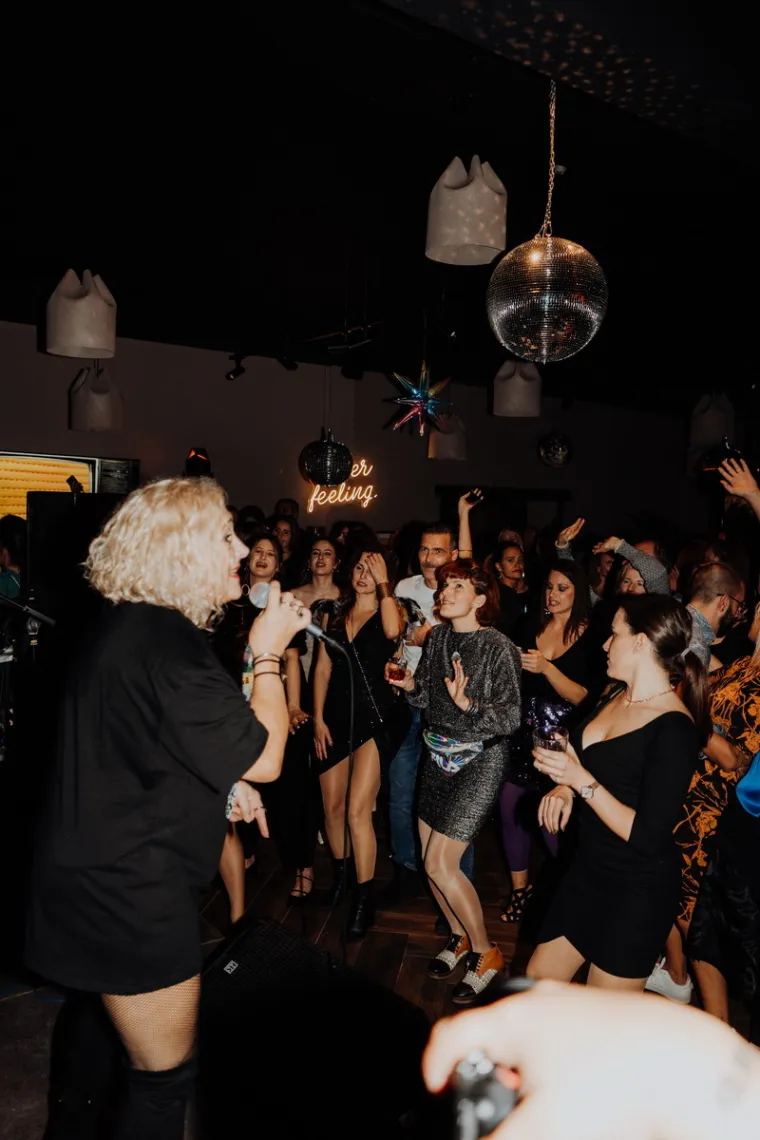 Tko su ljepotice koje su zaludile Zadar? Brinete u uskim kožnim haljinama ukrale show