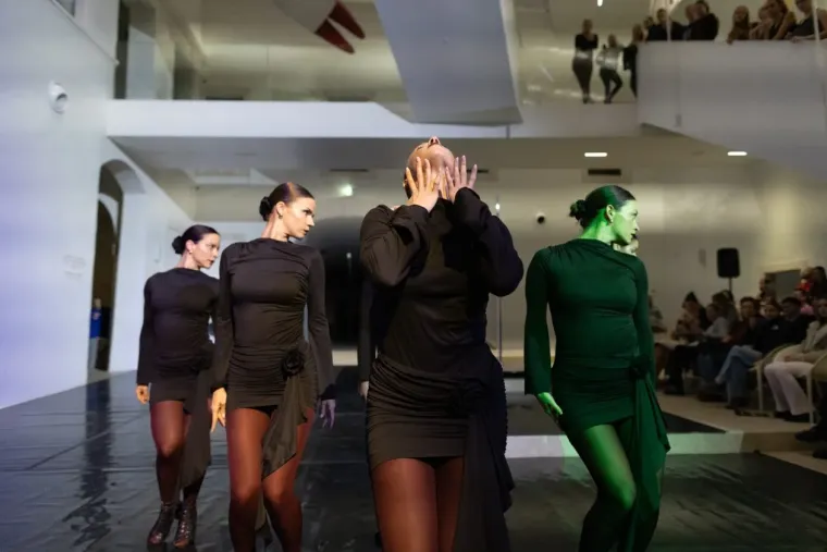 Zgodne Zadranke njihale se u ritmu muzike i zapalile publiku: Nije im bilo konkurencije