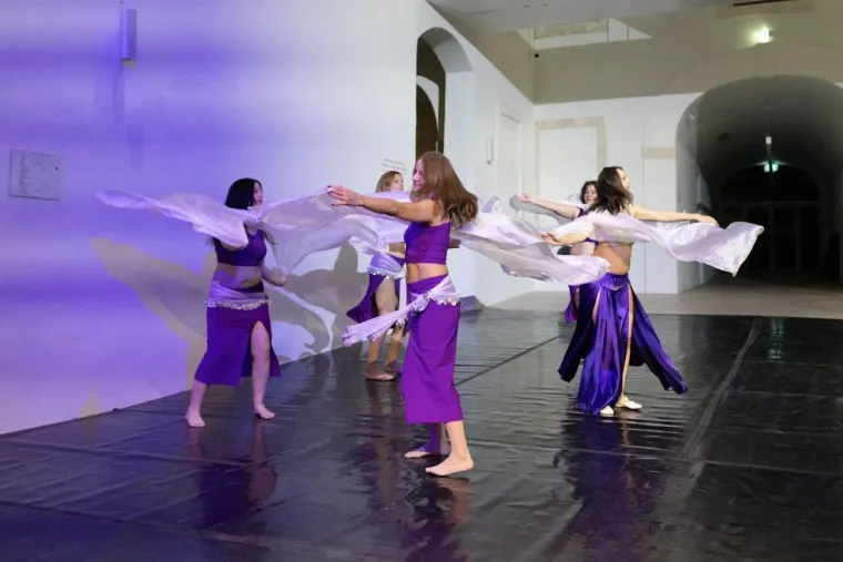 Zgodne Zadranke njihale se u ritmu muzike i zapalile publiku: Nije im bilo konkurencije