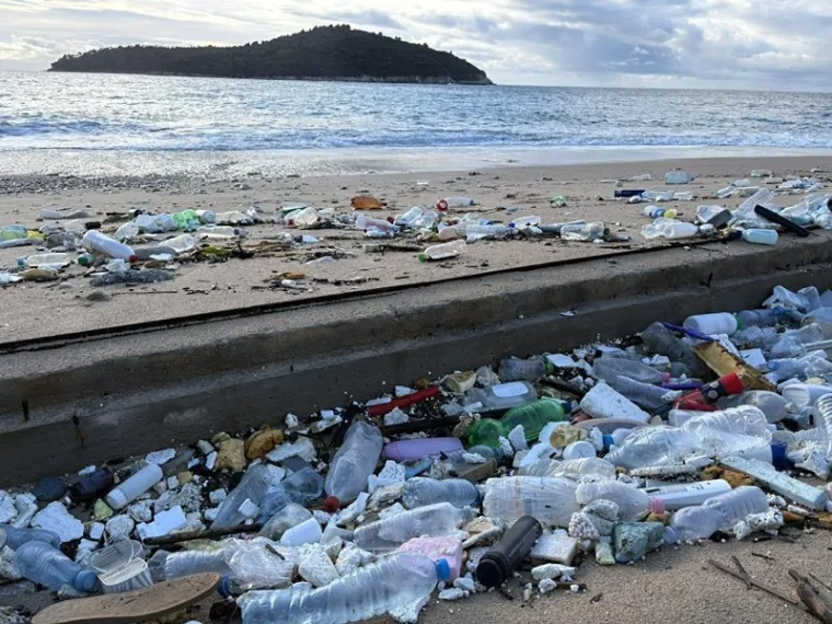 Dubrovnik kao Banglade&scaron;! Plaže se čiste od rane zore: 'To se mora političkim putem rije&scaron;iti'