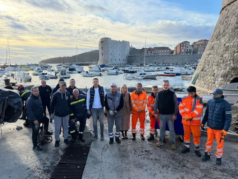 Dubrovnik kao Banglade&scaron;! Plaže se čiste od rane zore: 'To se mora političkim putem rije&scaron;iti'