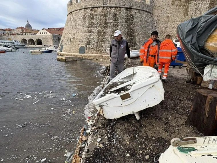 Dubrovnik kao Banglade&scaron;! Plaže se čiste od rane zore: 'To se mora političkim putem rije&scaron;iti'