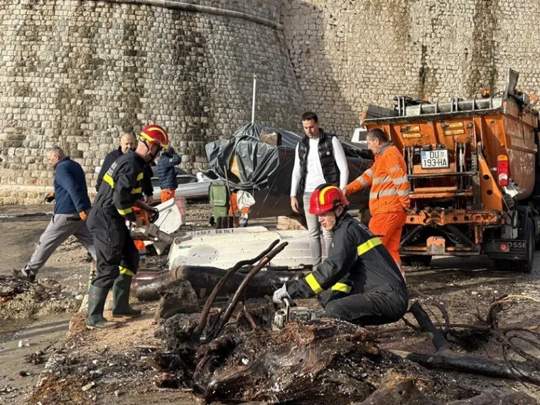 Dubrovnik kao Banglade&scaron;! Plaže se čiste od rane zore: 'To se mora političkim putem rije&scaron;iti'