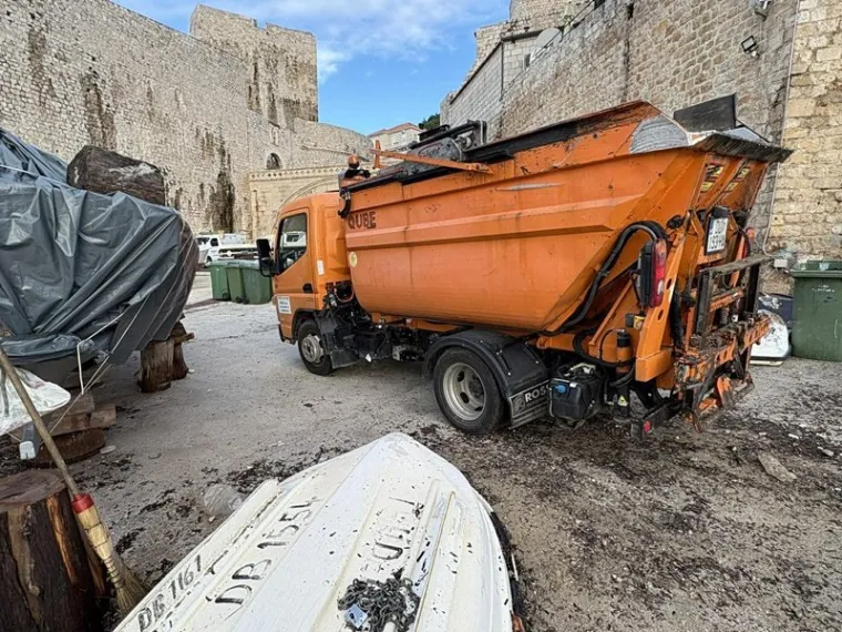Dubrovnik kao Banglade&scaron;! Plaže se čiste od rane zore: 'To se mora političkim putem rije&scaron;iti'