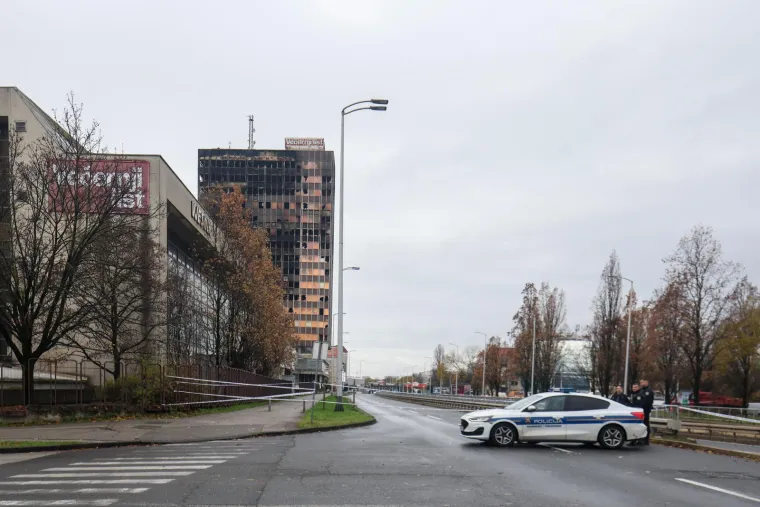 Policijske trake i 'plavci' pred Vjesnikom: Počeo očevid koji bi mogao trajati danima, evo za&scaron;to