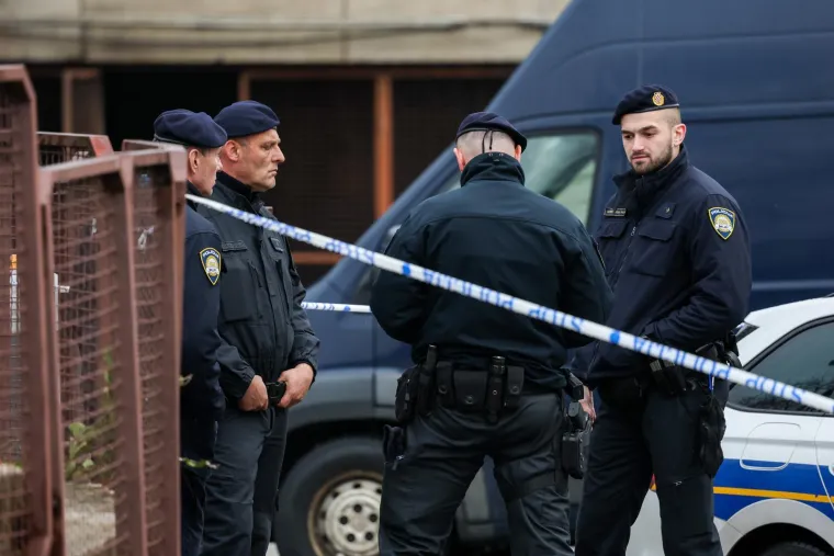 Policijske trake i 'plavci' pred Vjesnikom: Počeo očevid koji bi mogao trajati danima, evo za&scaron;to