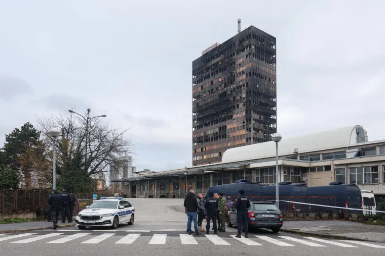Policijske trake i 'plavci' pred Vjesnikom: Počeo očevid koji bi mogao trajati danima, evo za&scaron;to