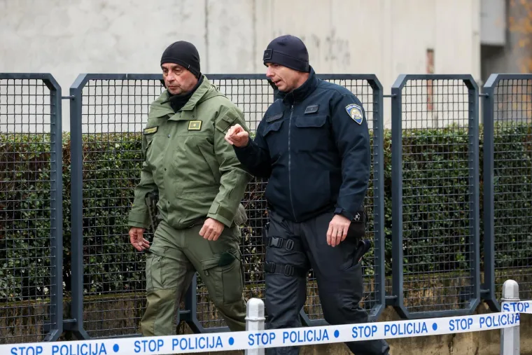 Policijske trake i 'plavci' pred Vjesnikom: Počeo očevid koji bi mogao trajati danima, evo za&scaron;to