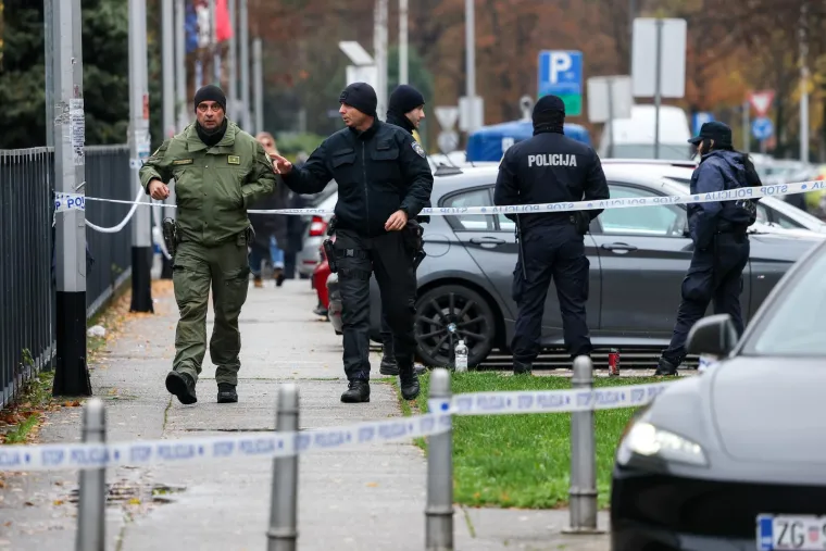 Policijske trake i 'plavci' pred Vjesnikom: Počeo očevid koji bi mogao trajati danima, evo za&scaron;to