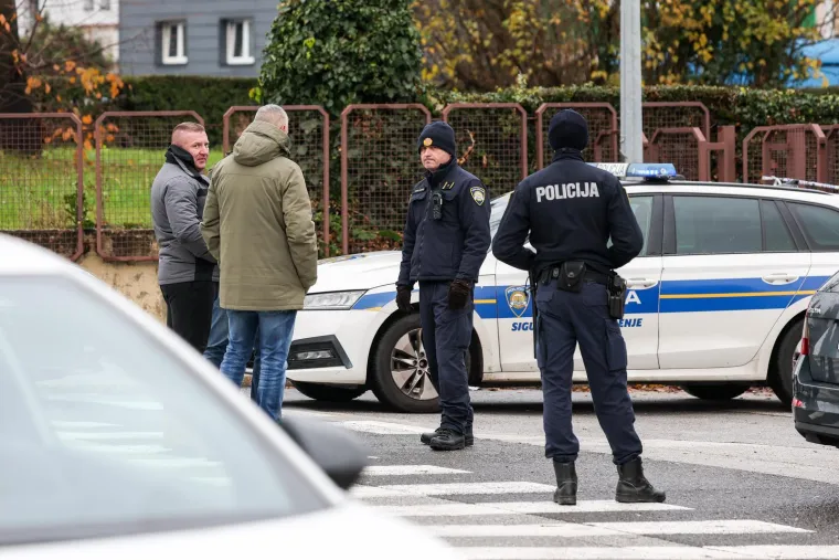Policijske trake i 'plavci' pred Vjesnikom: Počeo očevid koji bi mogao trajati danima, evo za&scaron;to
