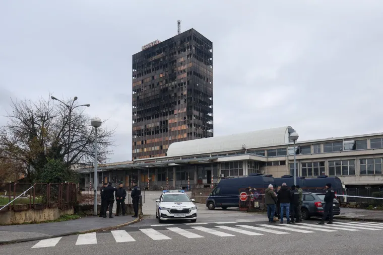 Policijske trake i 'plavci' pred Vjesnikom: Počeo očevid koji bi mogao trajati danima, evo za&scaron;to