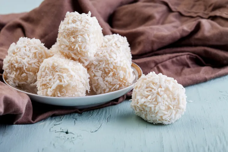 Svi trebaju prepoznati barem pet kolača koji se poslužuju ususret Božića