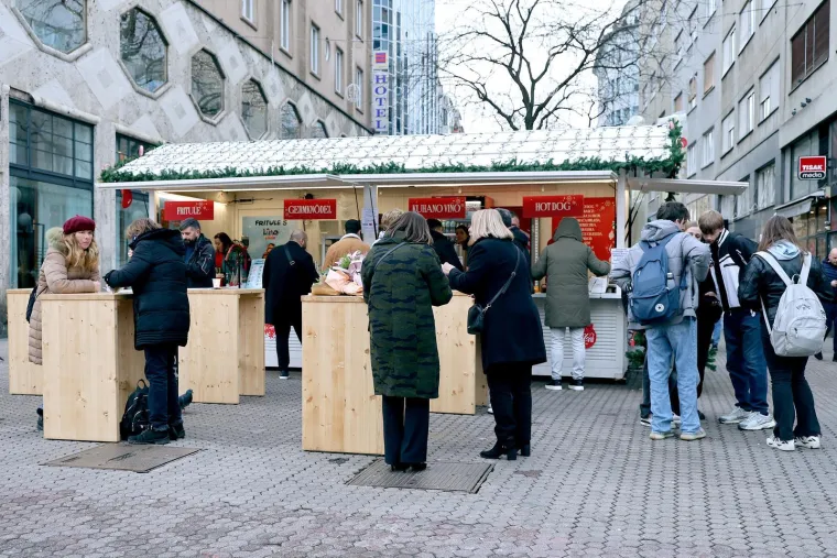 Prve kućice na zagrebačkom adventu počele s radom: Pogledajte cijene, možda se iznenadite