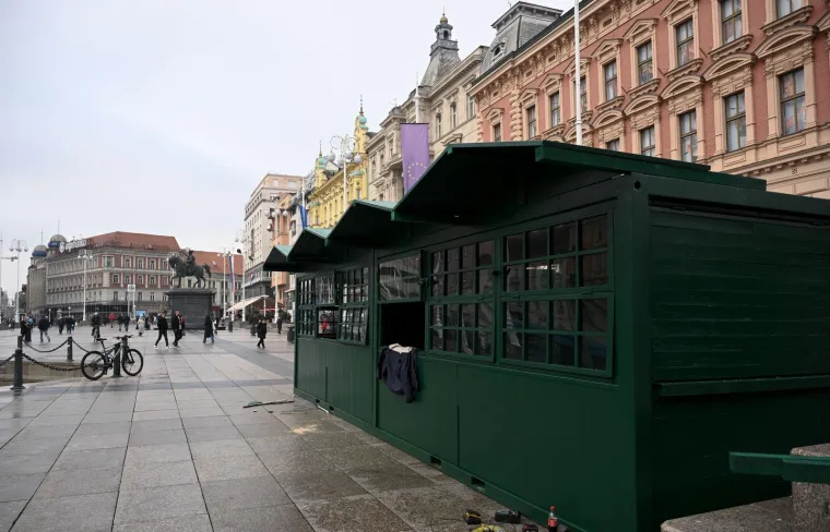 Prve kućice na zagrebačkom adventu počele s radom: Pogledajte cijene, možda se iznenadite