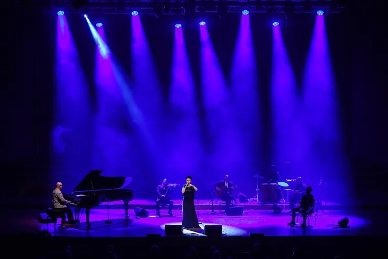 Bivša misica u centru pažnje na koncertu pjevačice iz susjedstva: Evo tko je od slavnih još bio