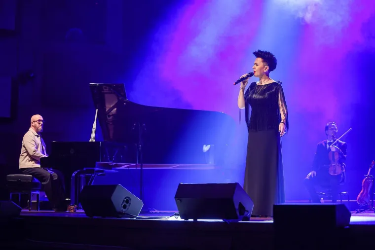 Bivša misica u centru pažnje na koncertu pjevačice iz susjedstva: Evo tko je od slavnih još bio