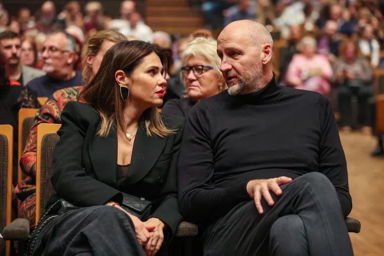 Bivša misica u centru pažnje na koncertu pjevačice iz susjedstva: Evo tko je od slavnih još bio