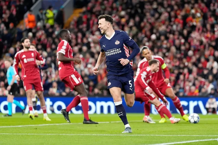 Pogledajte što se dogodilo Ivanu Perišiću i što je majstor sve radio na kultnom Anfieldu