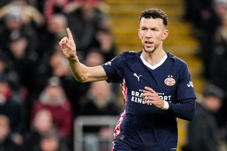 Pogledajte što se dogodilo Ivanu Perišiću i što je majstor sve radio na kultnom Anfieldu