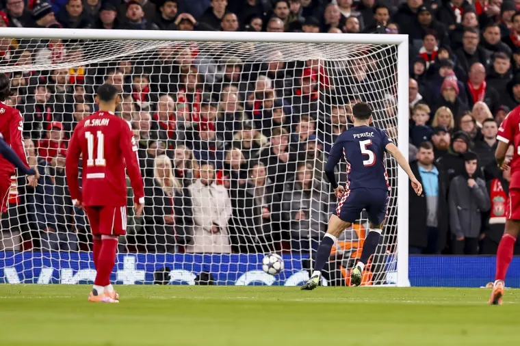 Pogledajte što se dogodilo Ivanu Perišiću i što je majstor sve radio na kultnom Anfieldu