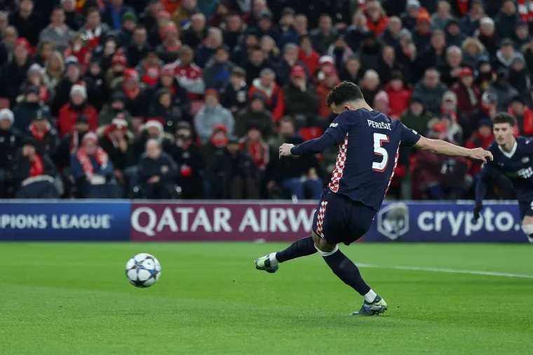 Pogledajte što se dogodilo Ivanu Perišiću i što je majstor sve radio na kultnom Anfieldu