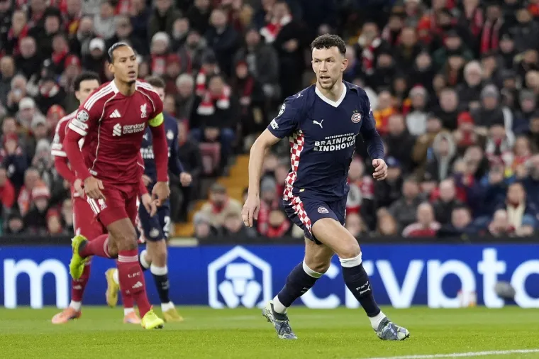 Pogledajte što se dogodilo Ivanu Perišiću i što je majstor sve radio na kultnom Anfieldu