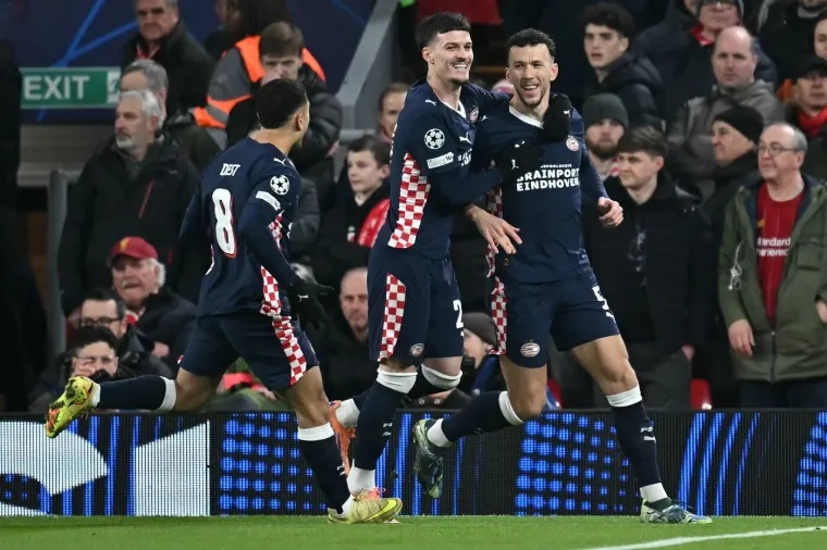 Pogledajte što se dogodilo Ivanu Perišiću i što je majstor sve radio na kultnom Anfieldu