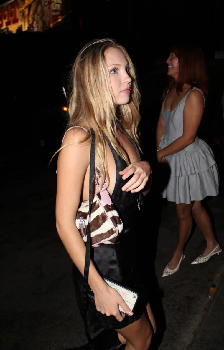 Njezina mama obožavala je divlje partije, a ona bježi od paparazza: Ovako izgleda kći Kate Moss