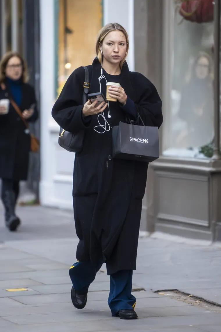 Njezina mama obožavala je divlje partije, a ona bježi od paparazza: Ovako izgleda kći Kate Moss