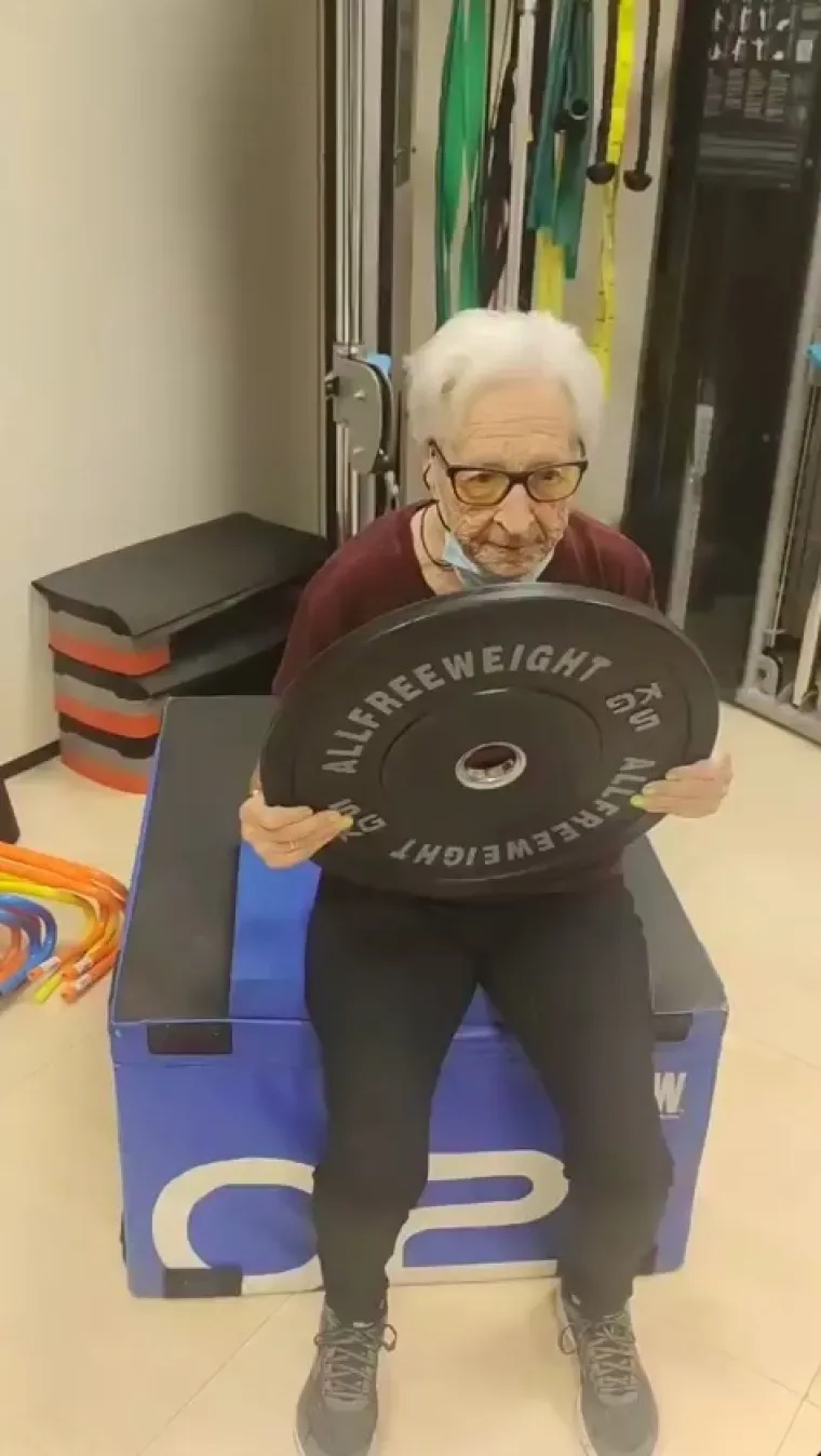 Radije najstarija u teretani nego najmlađa u staračkom: Ima 101 i svakog dana udara treninge!