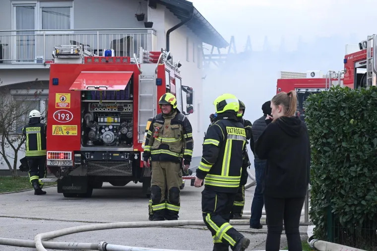 Prvi prizori buktinje u Sesvetama: Sve je puno dima, dvojici radnika pružena pomoć
