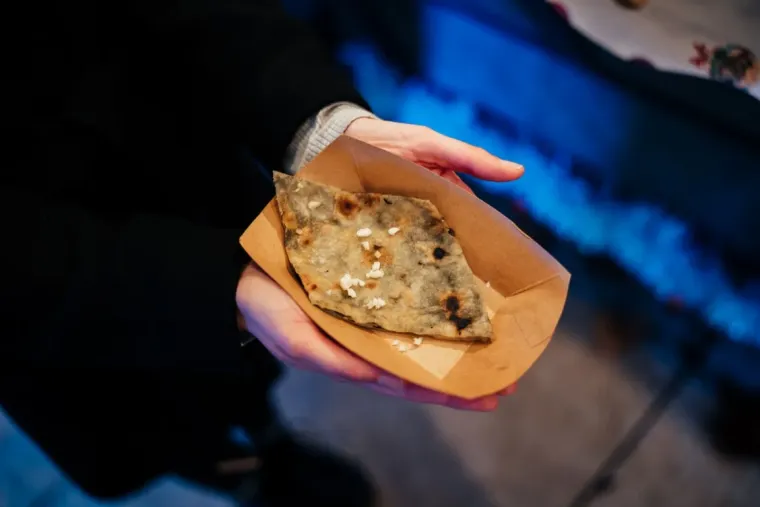 Na zadarskom adventu dobro se jede i pije, a ni najbolja klopa nije ukrala pažnju ovim damama