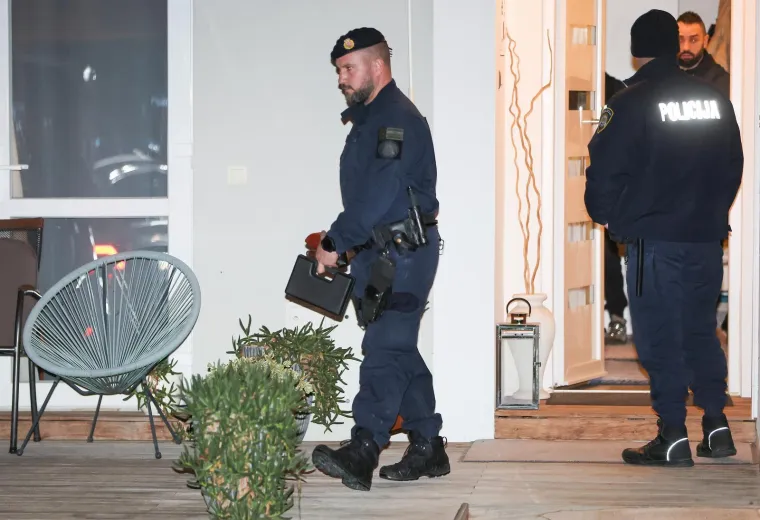 Andriju Mikulića i bogatu kolekciju vatrenog oružja u gluho doba noći prevezli u policiju